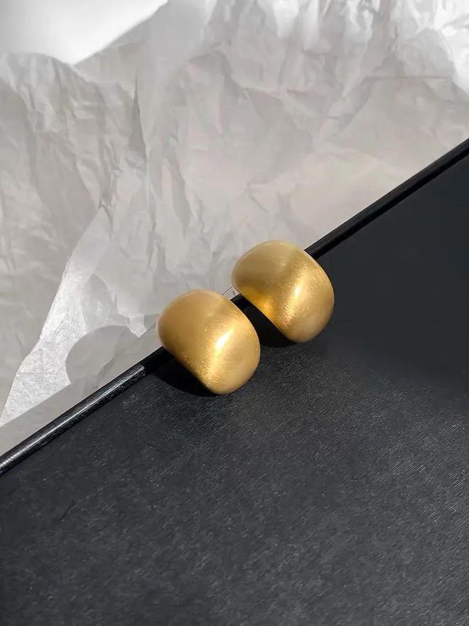 富贵耳环惊艳住了谁戴都好看！瓦力棋牌游戏被这10对中古(图2)
