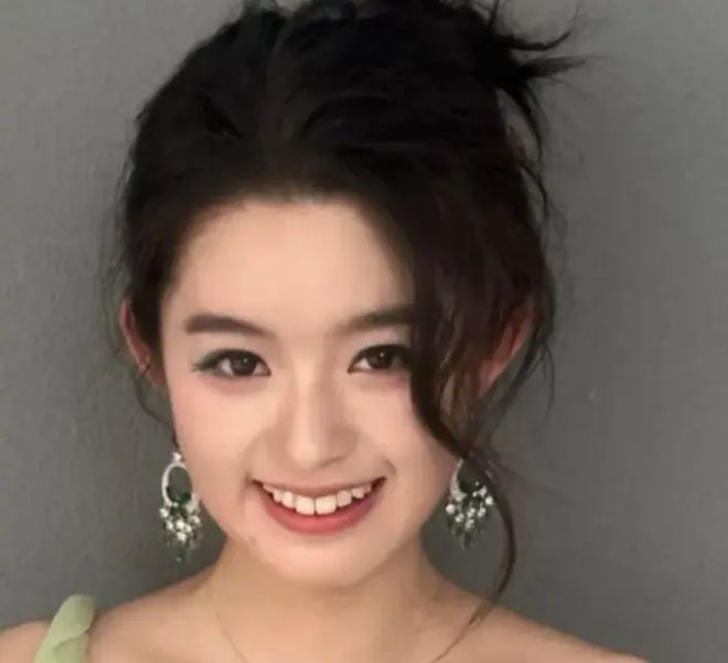 杨钿甜家里的10件稀罕之物瓦力游戏app网友扒出黄(图6)