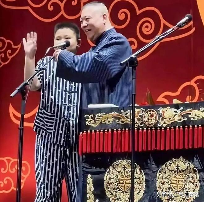 辫被王惠宠成少爷难怪郭麒麟拒当继承人瓦力棋牌游戏10岁郭汾阳戴耳环留小