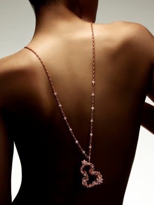 eelin以精妙珠宝之技“艺述”永恒瓦力棋牌试玩摩登复兴 琢艺为宝 Q(图6) eelin以精妙珠宝之技“艺述”永恒瓦力棋牌试玩摩登复兴 琢艺为宝 Q(图6)