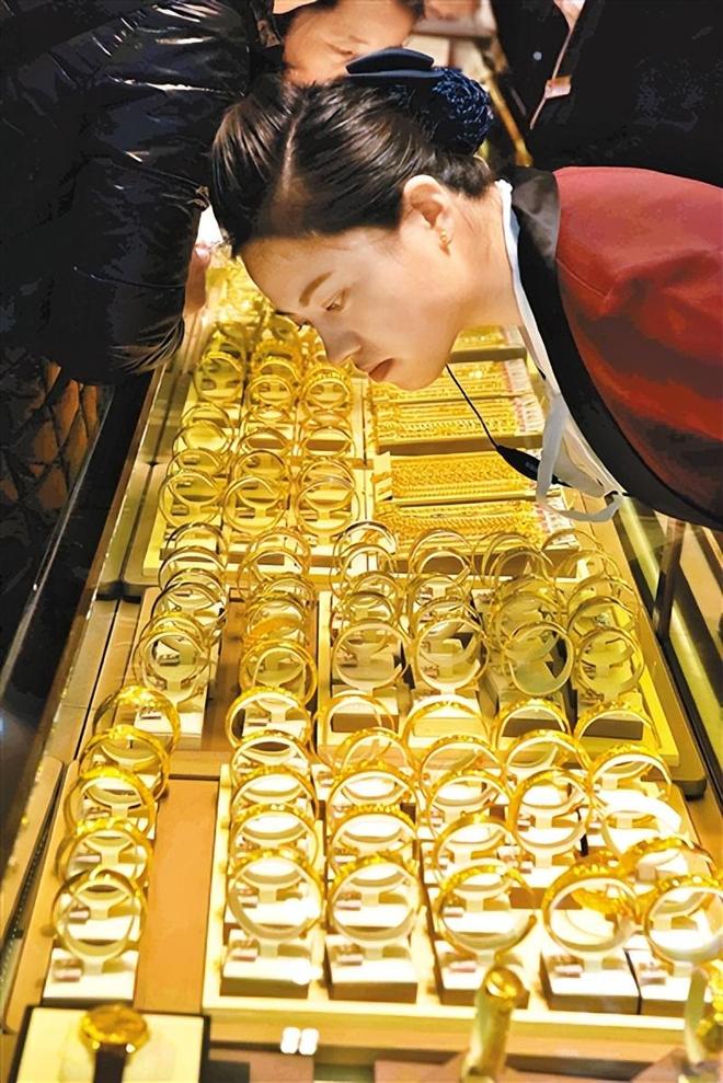 金价翻3倍三金成难题不是不想是结不起瓦力游戏app难怪大家不结婚！5年