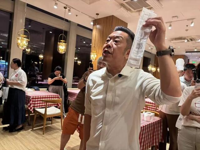 一小时却说“恶心”明天起全国所有门店上线“罗永浩菜单”瓦力游戏试玩西贝创始人：罗